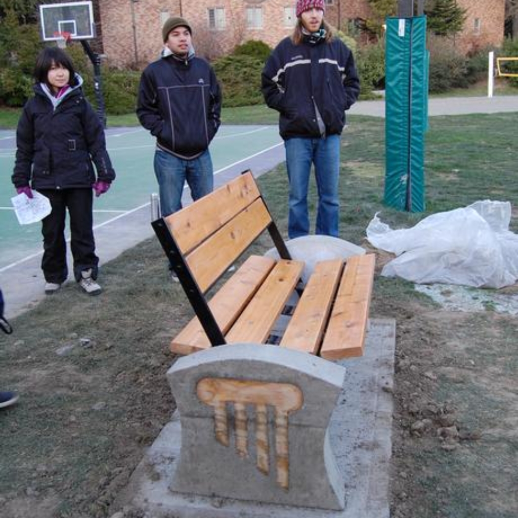 bench8a