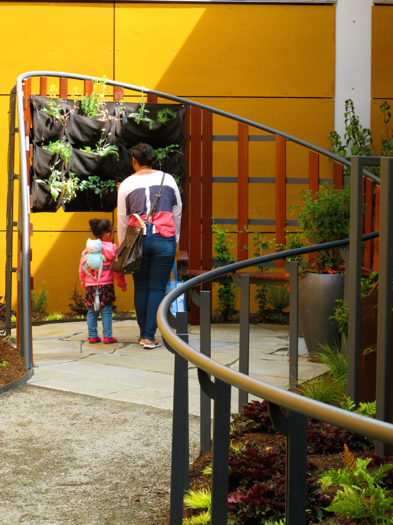 final_earth room with people